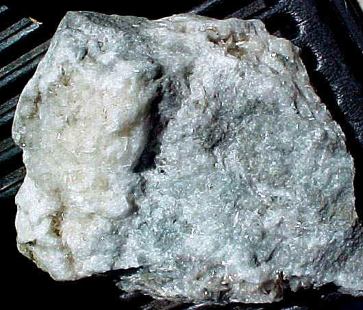 http://www.quartzcrystals.net/colemanite-29.jpg (807370 bytes)