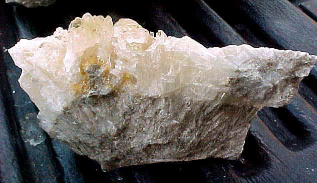 http://www.quartzcrystals.net/colemanitesp-14.jpg (807370 bytes)