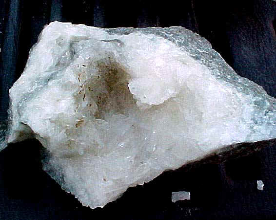 http://www.quartzcrystals.net/colemanitesp-22.jpg (807370 bytes)