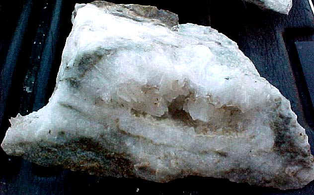 http://www.quartzcrystals.net/colemanitesp-24b.jpg (807370 bytes)