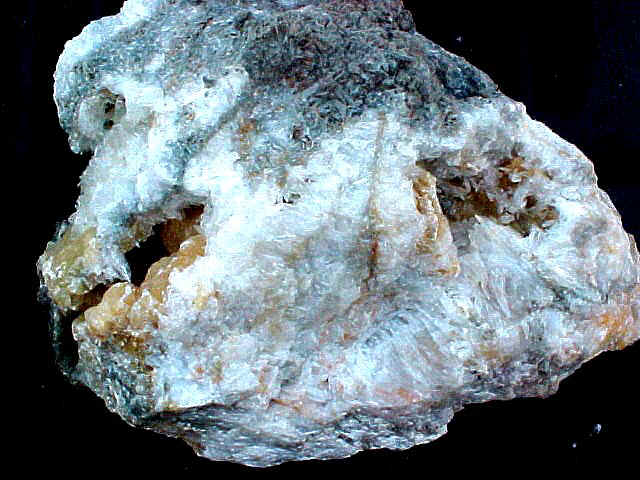 http://www.quartzcrystals.net/colemanitesp-24a.jpg (807370 bytes)
