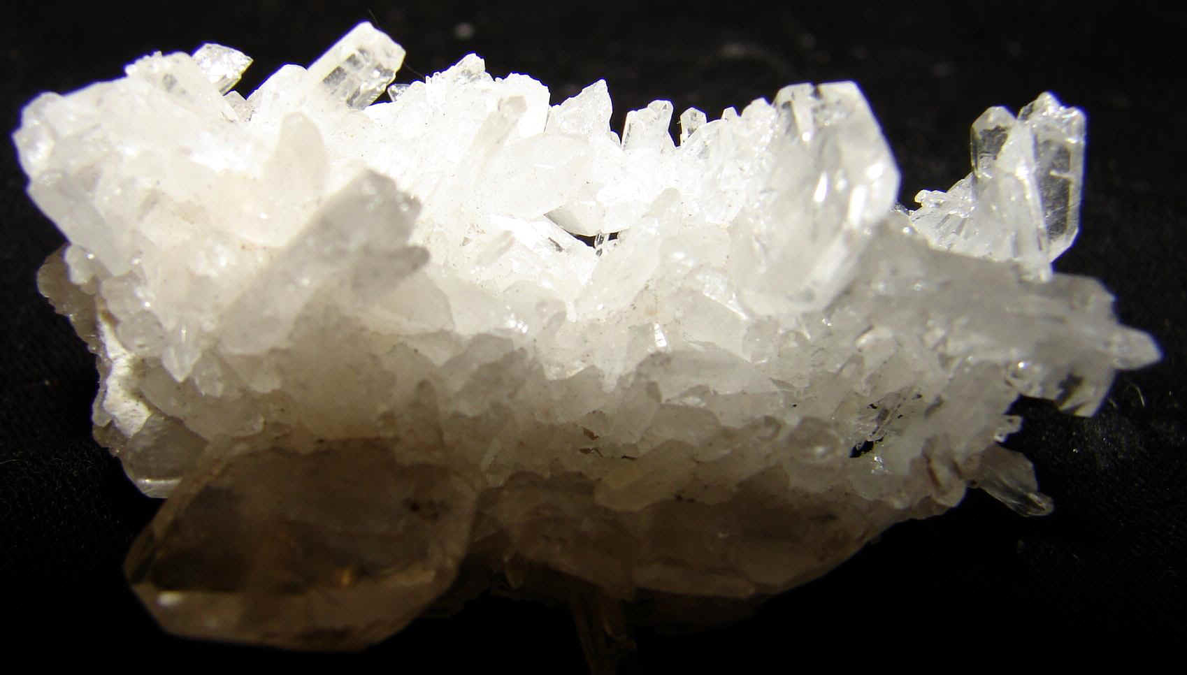 http://www.quartzcrystals.net/icexl-35.jpg (582341 bytes)